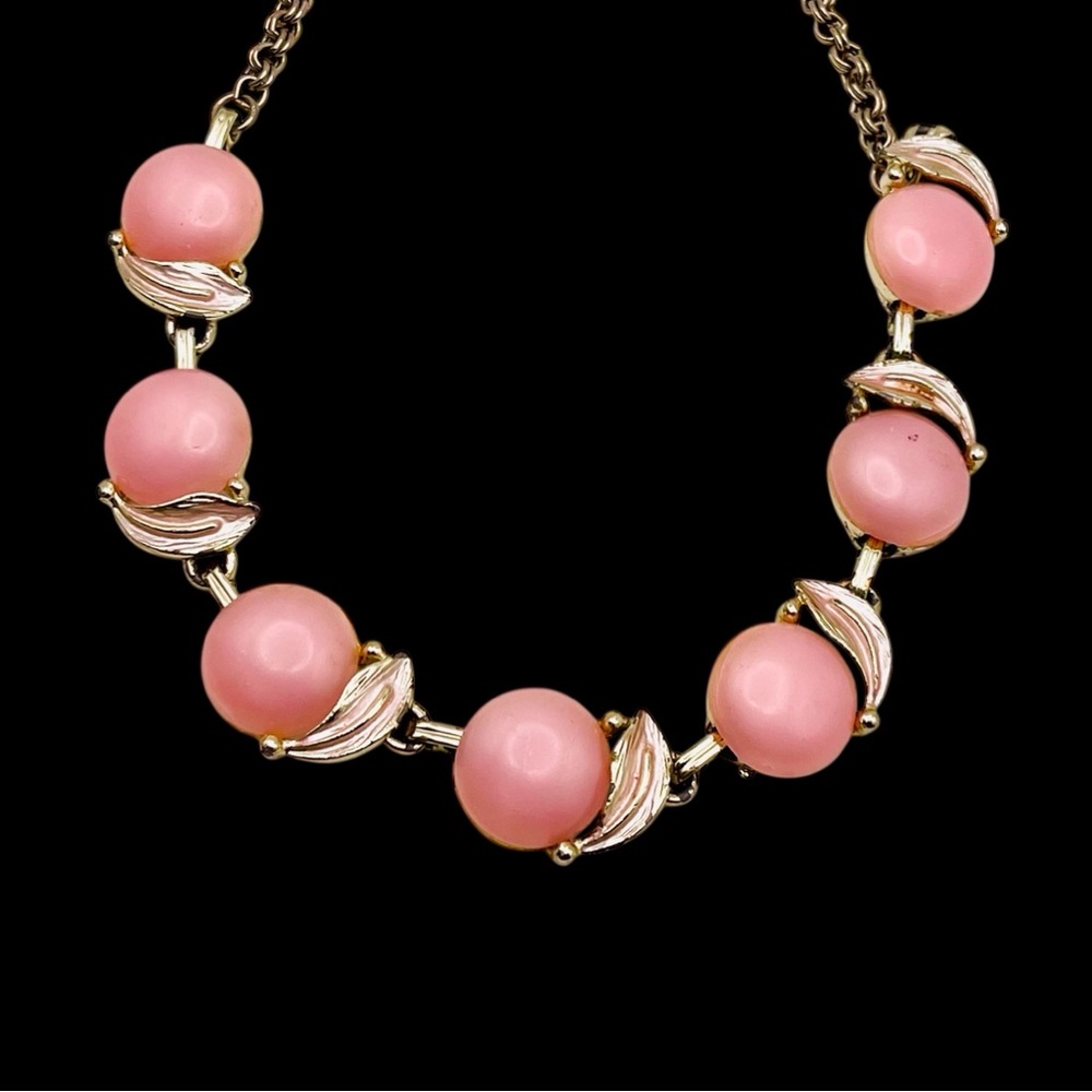Pretty In Pink Vintage Thermoset Lucite Necklace - Picture 3 of 14